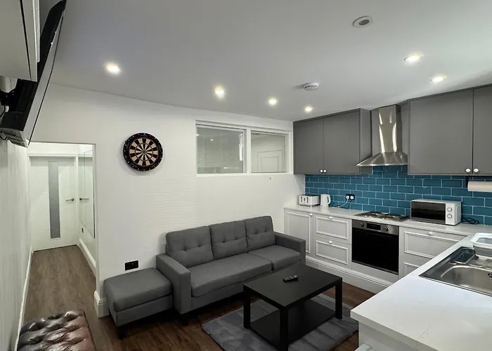 2 Bedroom Subterranean Luxury Flat In Euston
