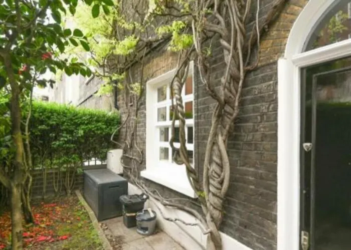 Charming Old Style 2 Bed Cottage In London'S Best Neighbourhood