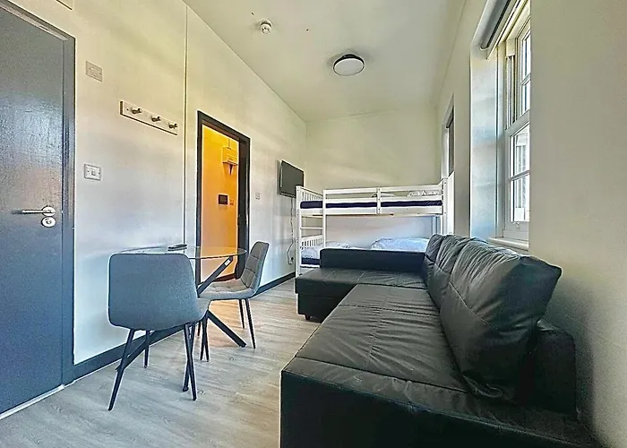 Golders Green Studio 61