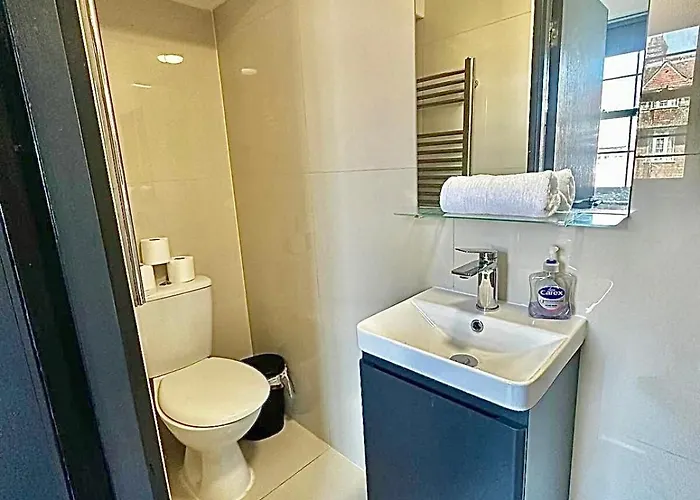 Golders Green Studio 61 London
