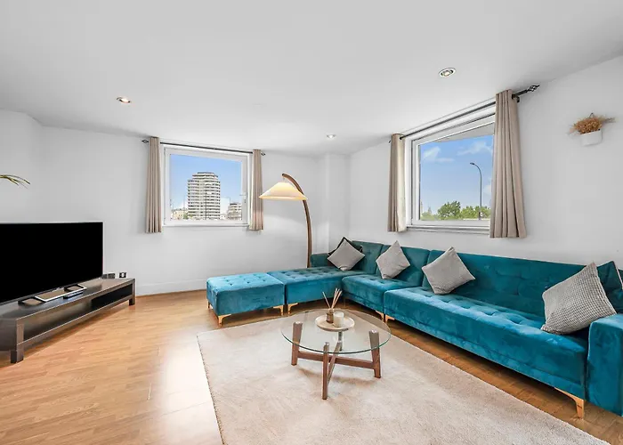 Riverside Balcony Apartments, 10 Minutes From Oxford Circus