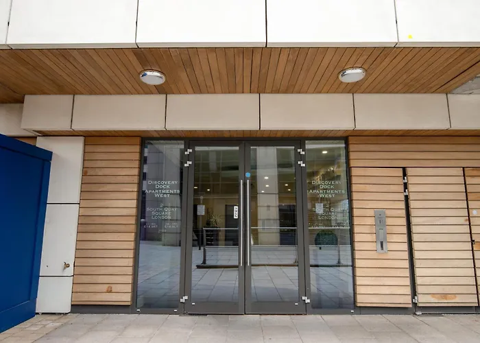 Londwell, Canary Wharf Boutique Balcony Apartment London
