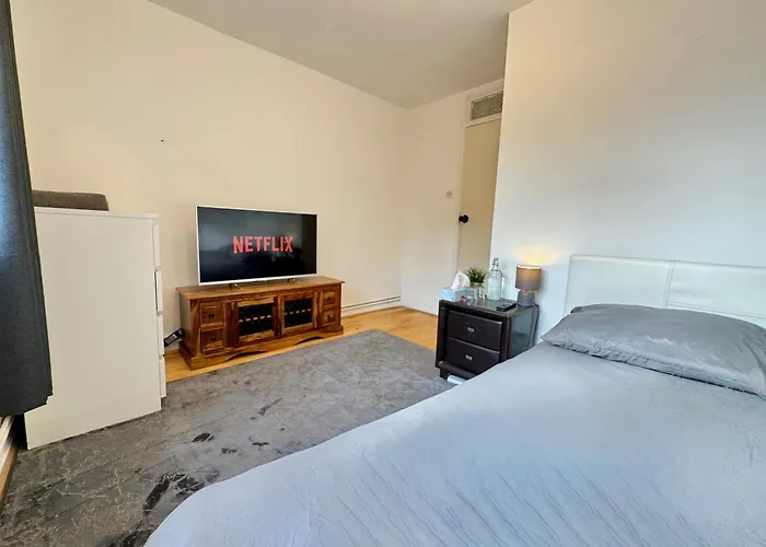 Spacious Rooms 21 London
