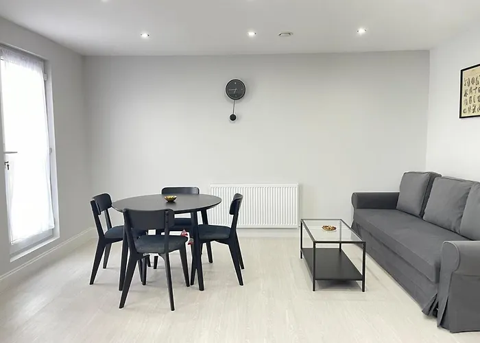 Newly Built Spacious 1 Bedroom Apartment