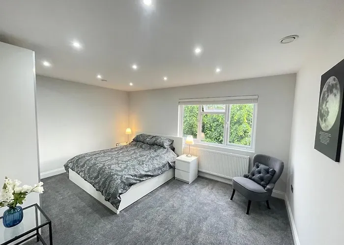 Newly Built Spacious 1 Bedroom Apartment