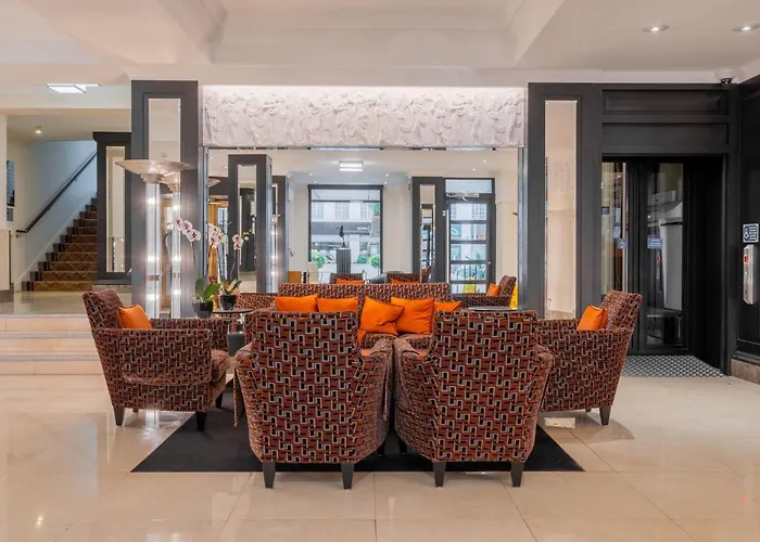 1 Bed Flat In Nell Gwynn House, Sleeps 4, Steps From Harrods & Hyde Park, 24 Hour Reception