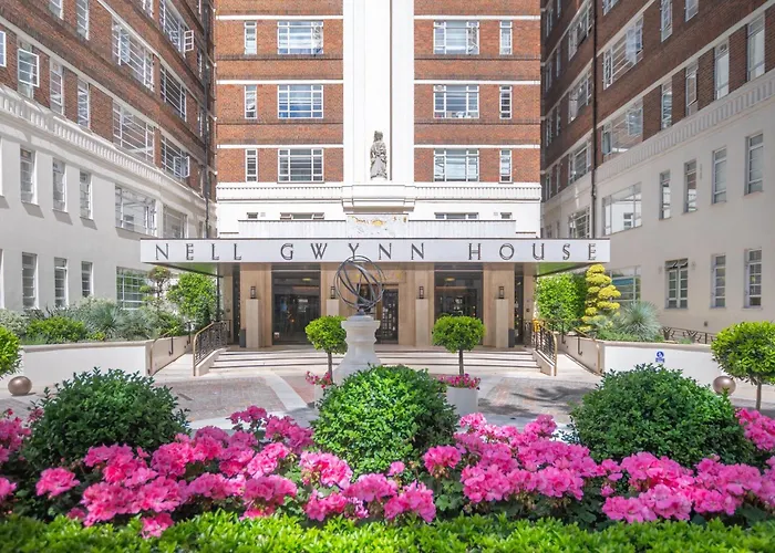 1 Bed Flat In Nell Gwynn House, Sleeps 4, Steps From Harrods & Hyde Park, 24 Hour Reception Apartment London