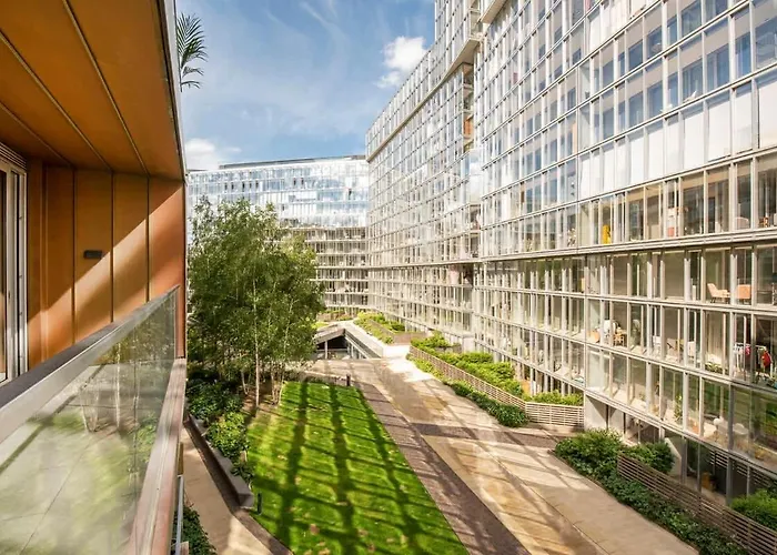 Modern 2 Bed Battersea Power Station