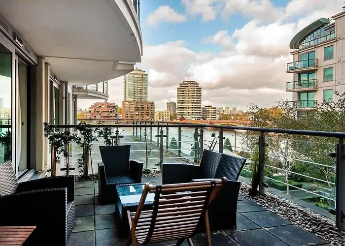 Central 2 Bed With Large Terrace