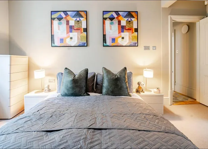 Covent Garden 4 Bed Luxury