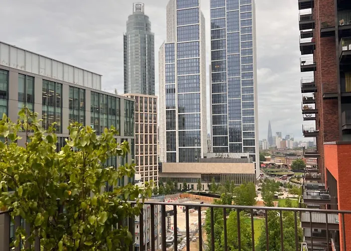 Embassy Gardens 2 Bed