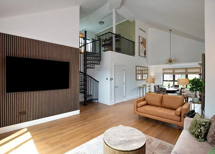 Monarch House - Serviced s - Kensington