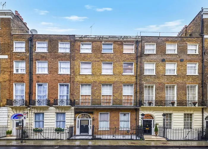 2Br London Basement Flat 13 Min Walk To Edgware Road & 6Mins Walk To Marble Arch Station, Free Wi-Fi