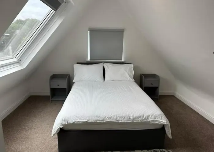 2 Bedroom Flat In Camden