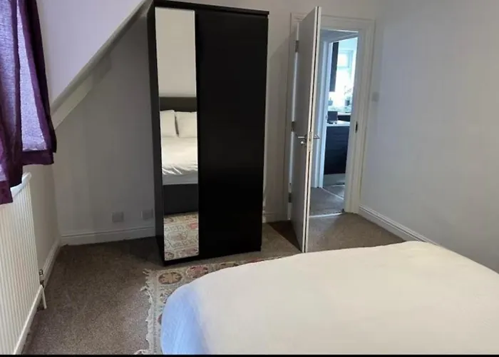 2 Bedroom Flat In Camden London