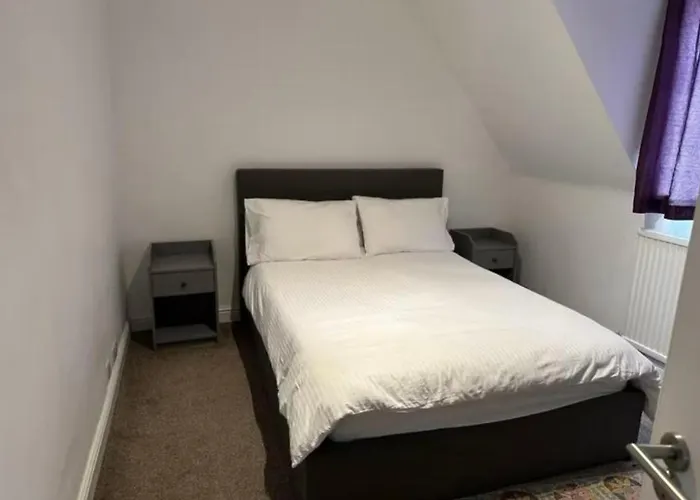 2 Bedroom Flat In Camden