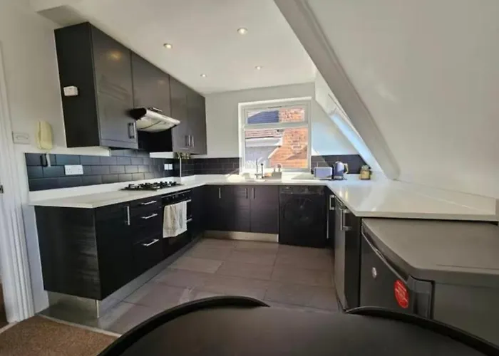 2 Bedroom Flat In Camden