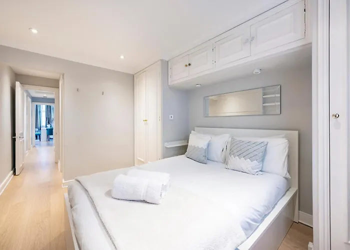 Chelsea Modern Apartments