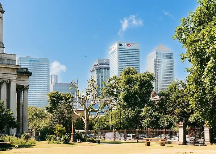 Charming Apartment In The Church Near Canary Wharf