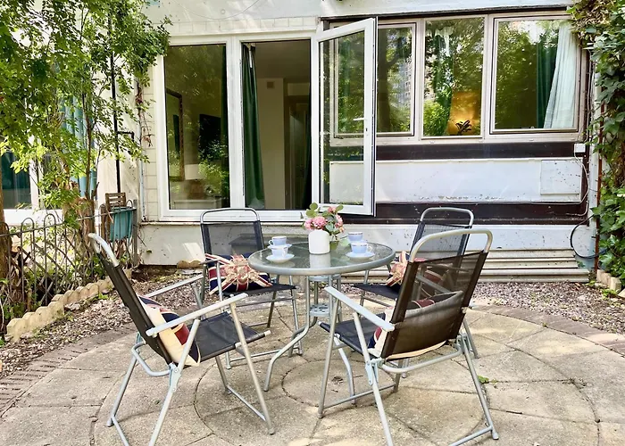 Spacious Maida Vale Apt With Private Garden Near Little Venice & Paddington By Staylio London