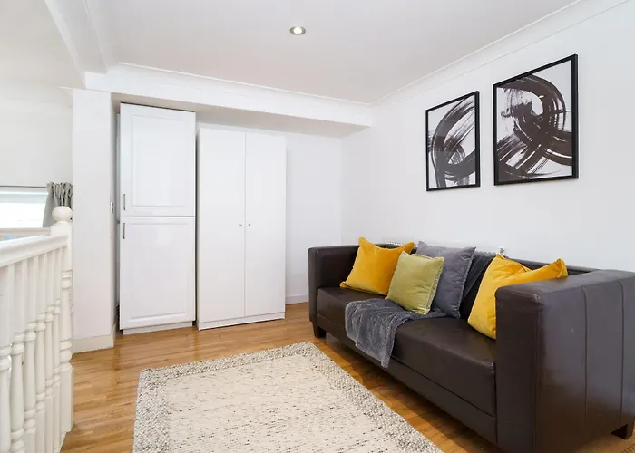 Modern 3Br - Flat Sleeps 8 - Walk To Liverpool St