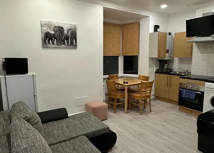 Fully Furbished Entire Flat 3