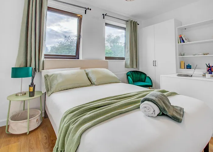 Luxury Designer Garden House With Private Parking - Prime Central London - Ideal For Families, Couples And Remote Work