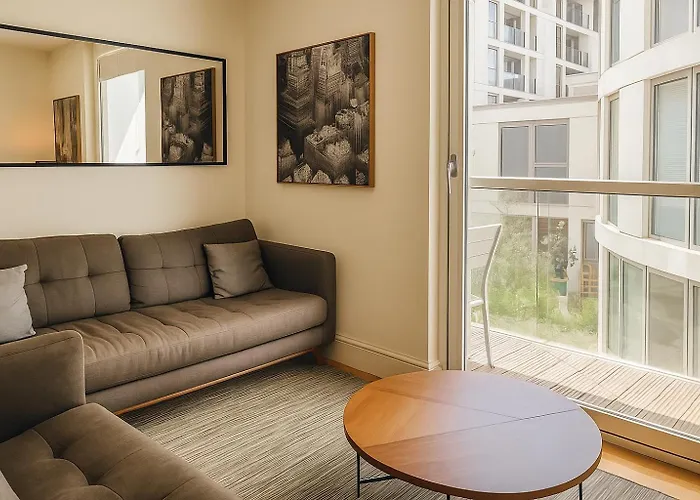 Canary Wharf Serviced s