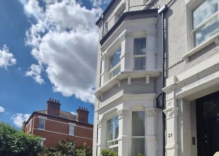 Charming Bright 2-Bed Heritage Flat, Battersea Park,