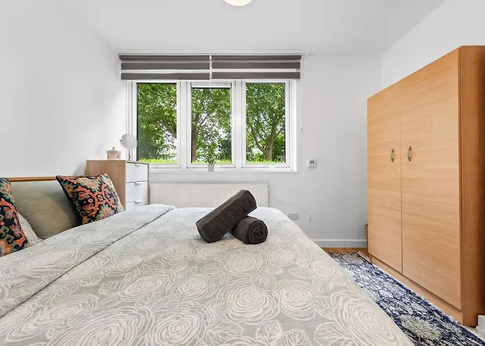 *Brand New 1 Bedroom Flat In Central London*