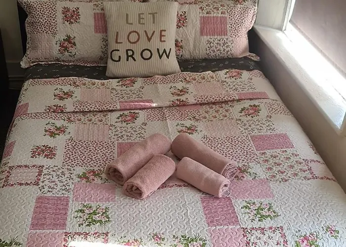 Entire Comfy Flat In Central London