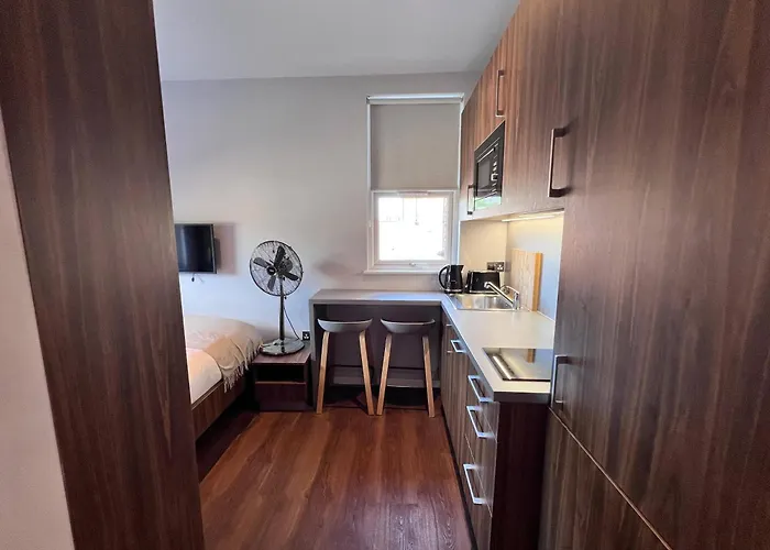 Studio Retreat - Colney Hatch Lane