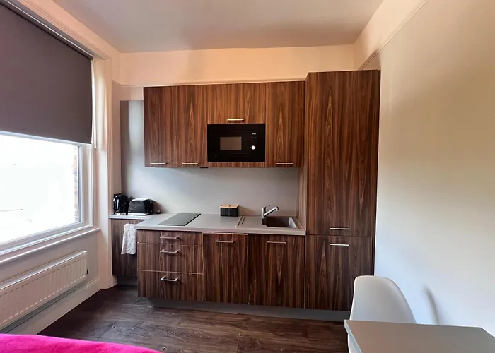 Studio Retreat - Colney Hatch Lane