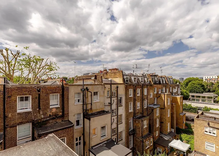 Warm Apartments In Queensway