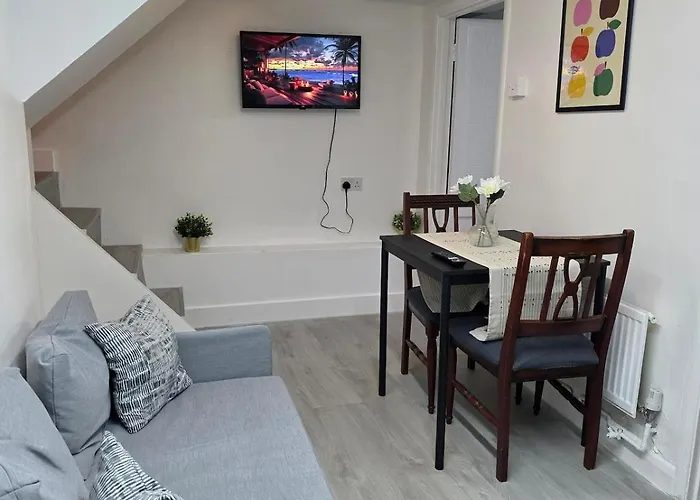 Private Basement Flat