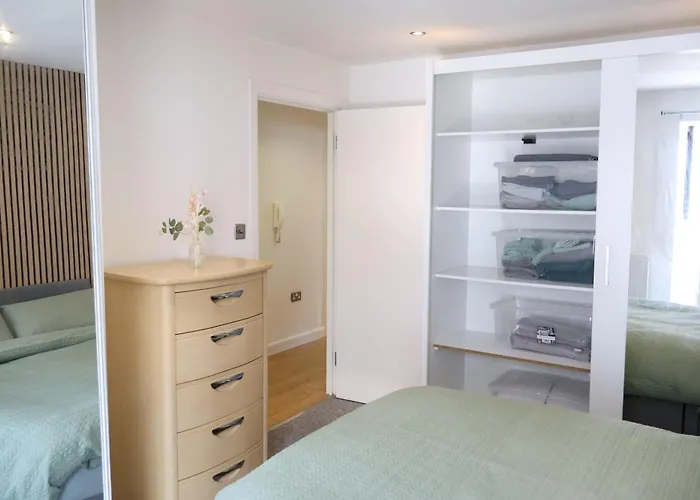 Canary Wharf 1-Bedroom Apartment, Sleeps 3 - Great Transport Links