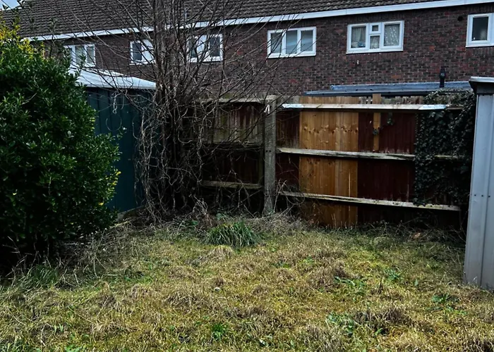 Lovely Double Room Available, In Shared House