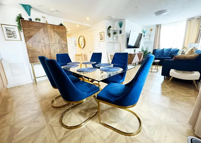 Big Ben Panorama, Parliament View, 3 Bedrooms, Central London, Luxurious Flat For 6 Guests