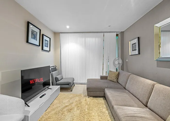 Londwell, Chelsea & Belgravia Penthouse With Balcony