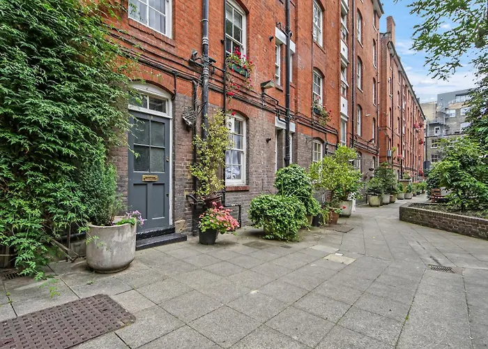 Elegant Escape In Covent Garden