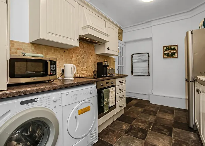 Elegant Escape In Covent Garden Apartment London