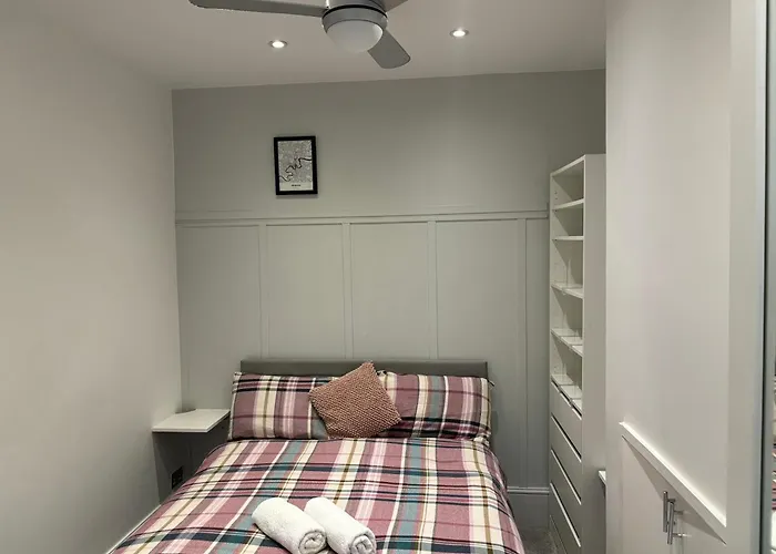 Comfy Stay In Wandsworth Town