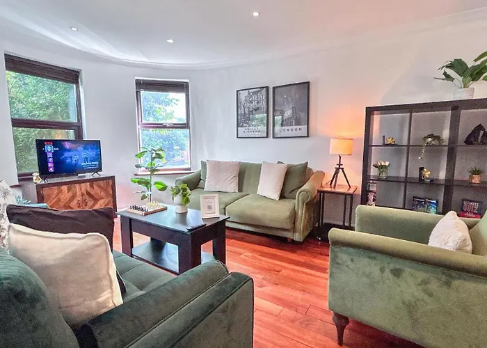 Newly Renovated 4-Bdr Crouch End Home With Balcony And Free Parking Near Alexandra Palace & Finsbury Park By Staylio London