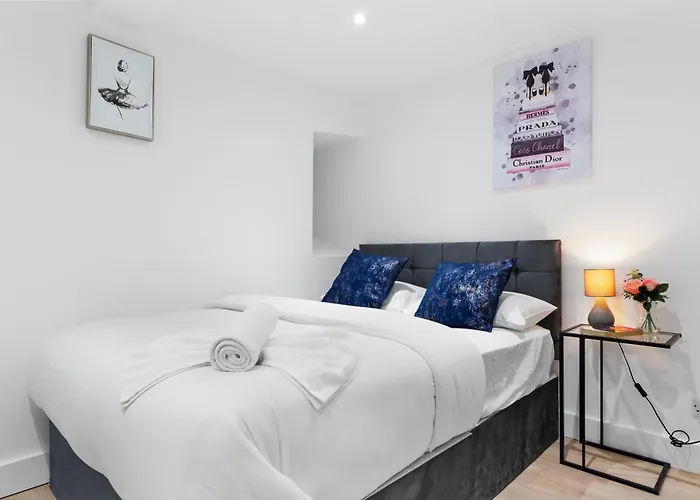 3 Bedroom City At Regents Park Baker Street Mb1