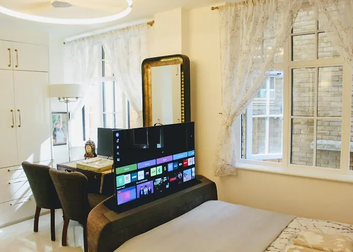Bougie Studio By St Pauls