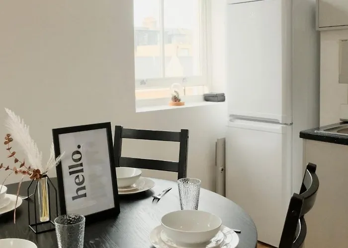 Amanah Properties - Spacious Zone 1 For Friends & Families, Sleeps 5