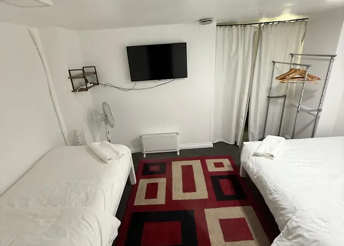 Large Studio Flat In Heart Of Camden Market