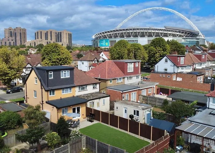 Modern 5 Bed Home By Wembley Stadium Sleeps 11 And Free Parking