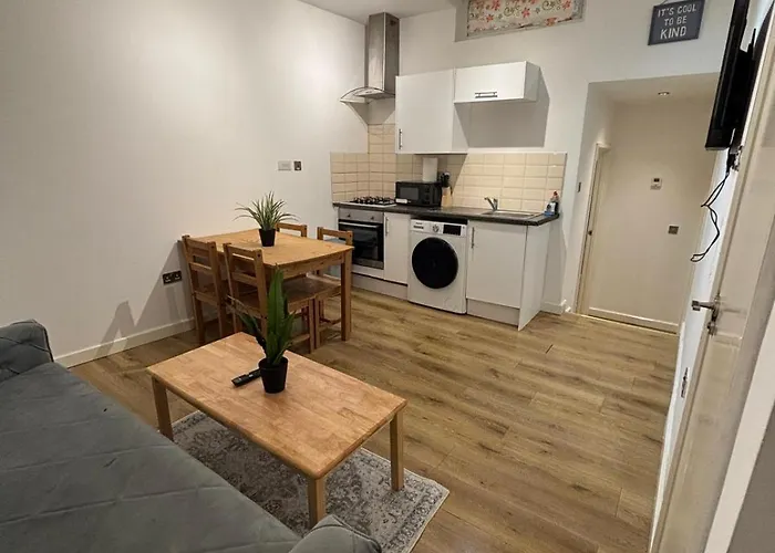 Camden Crest Elegant 2 Bhk Hw2 Apartment London