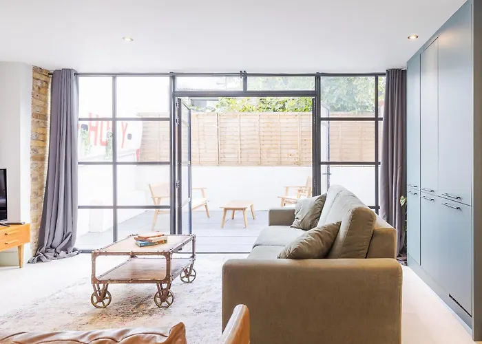 Hackney 1 Bed Garden Flat Apartment London